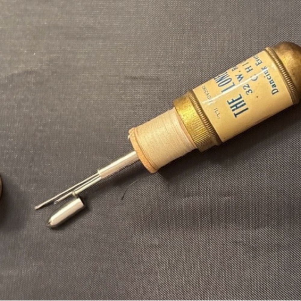Vintage pocket sized Sewing Kit